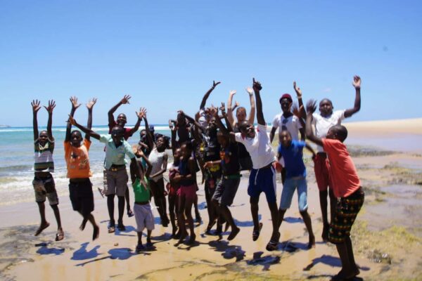 marine-research-conservation-mozambique-volunteer-african-impact (1) humpback-whale-research-marine-protection-volunteer-mozambique