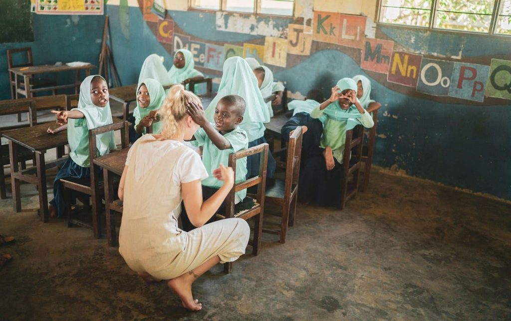 Volunteers teaching in Zanzibar